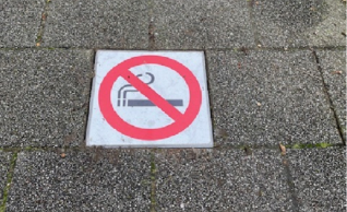 Anti-roken stoeptegels